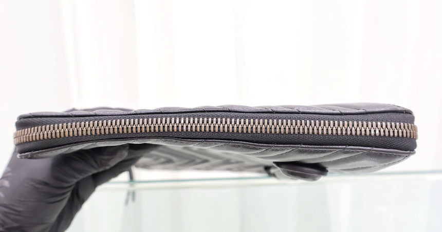 GG Marmont Matelassé 523397 Clutch Black Gold Hardware