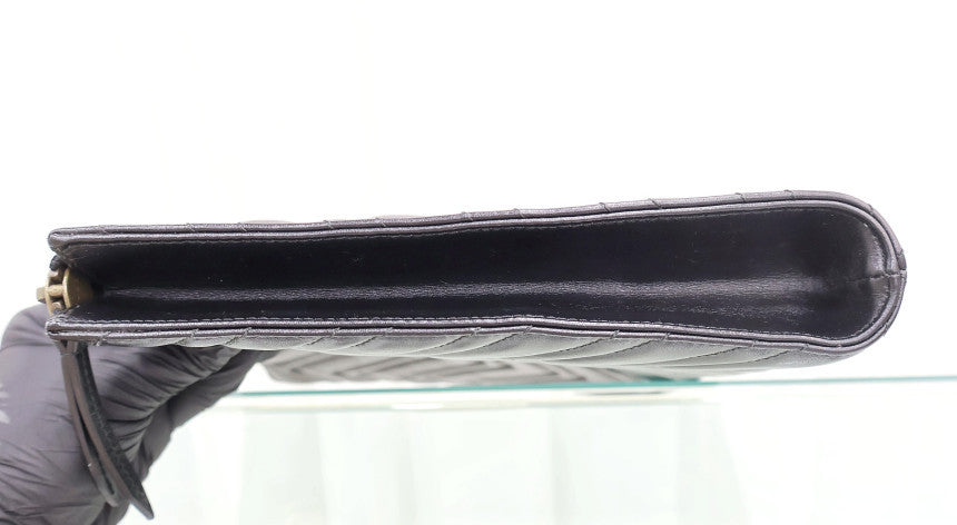 GG Marmont Matelassé 523397 Clutch Black Gold Hardware