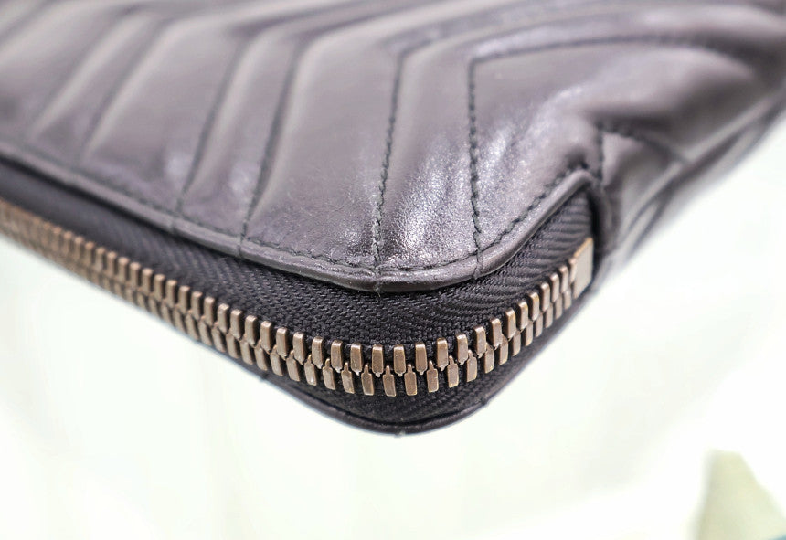 GG Marmont Matelassé 523397 Clutch Black Gold Hardware