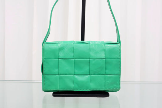 Small Cassette Body Crossbody Bag 717587VCQ713724