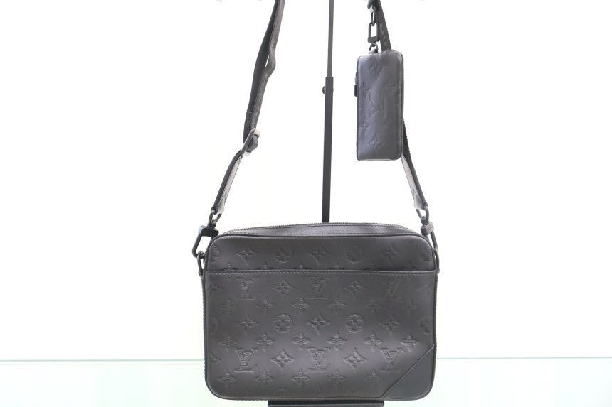 Duo Messenger Crossbody Bag m69827