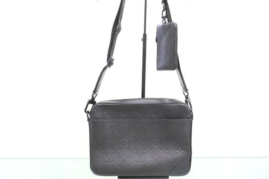 Duo Messenger Crossbody Bag m69827