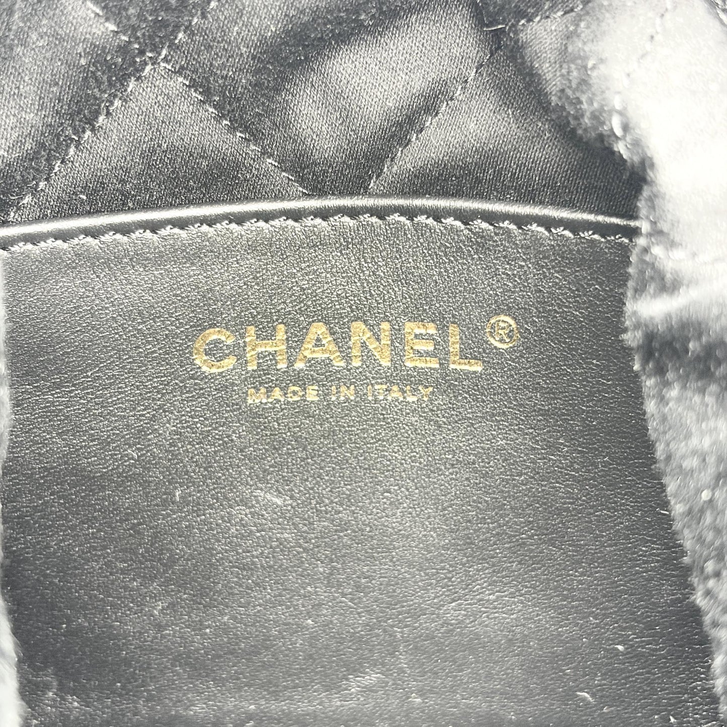 Chanel 22 Mini Handbag Black Glossy Calfskin Gold Hardware