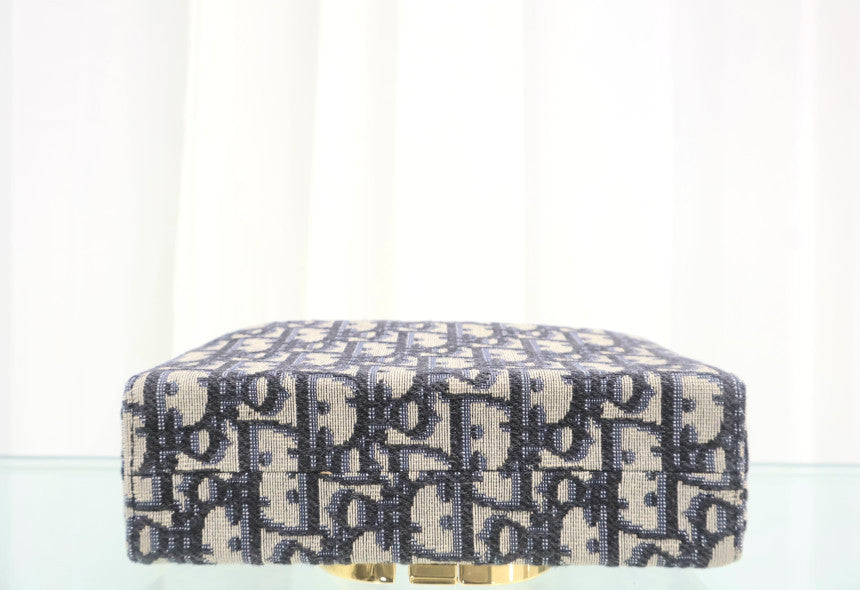 Oblique Jacquard Montaigne 30 Box Shoulder Bag M9204UTZQ