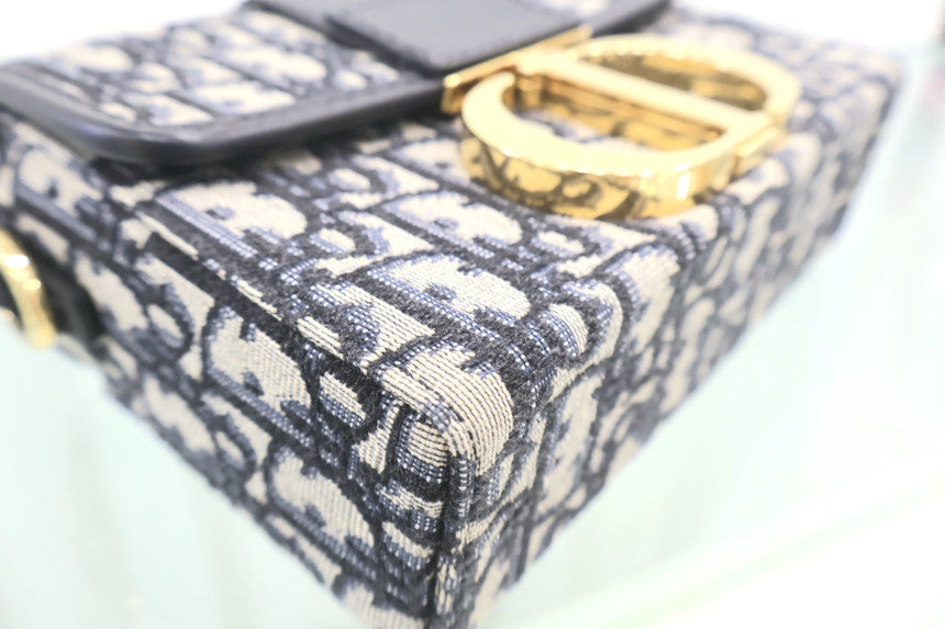 Oblique Jacquard Montaigne 30 Box Shoulder Bag M9204UTZQ