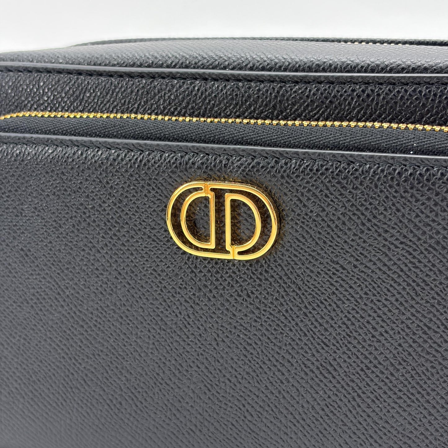 Dior 30 Montaigne 2-in-1 Pouch Black Grain Calfskin