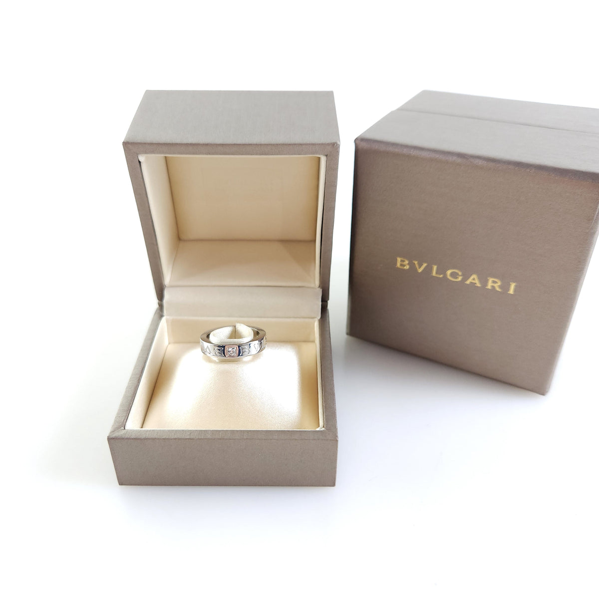 47 B.Zero1 BB White Gold Diamond Ring