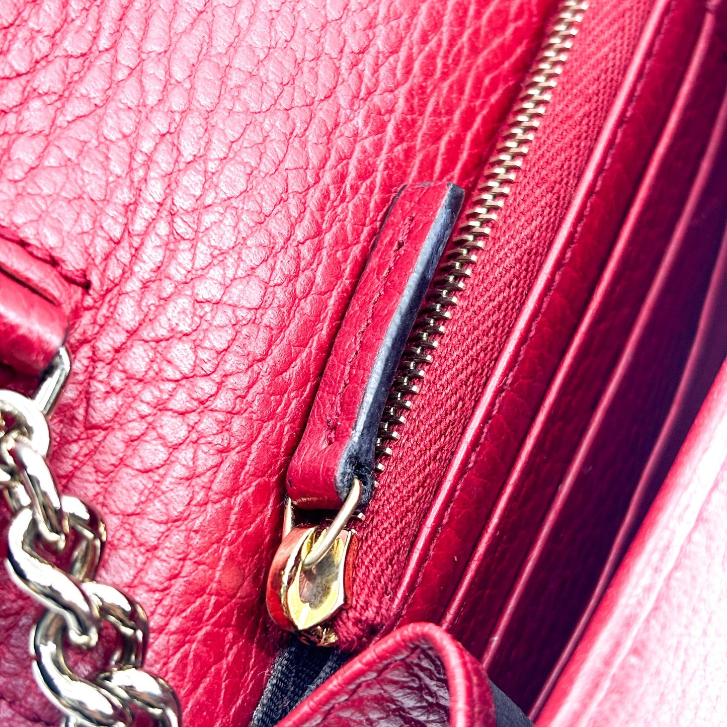 Gucci Interlocking G Leather Chain Shoulder Bag Red Gold Hardware