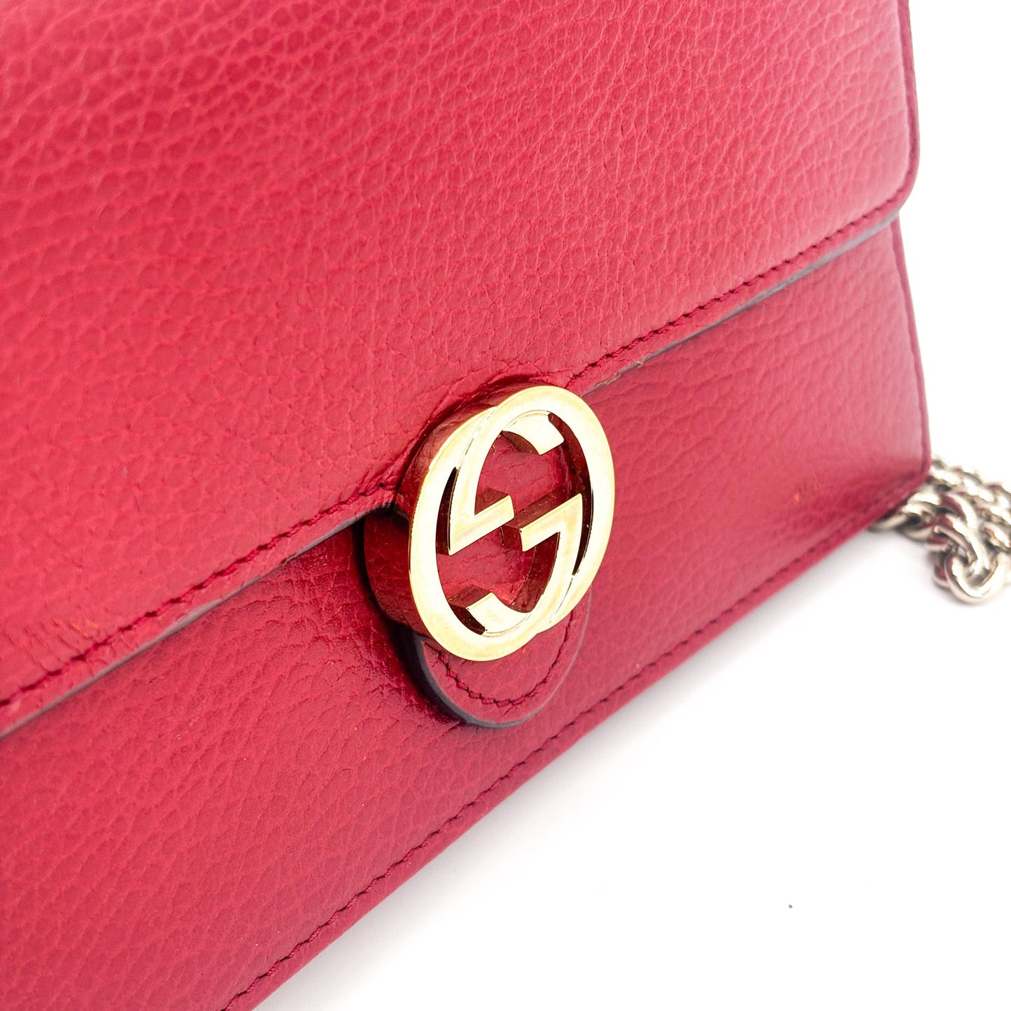 Gucci Interlocking G Leather Chain Shoulder Bag Red Gold Hardware