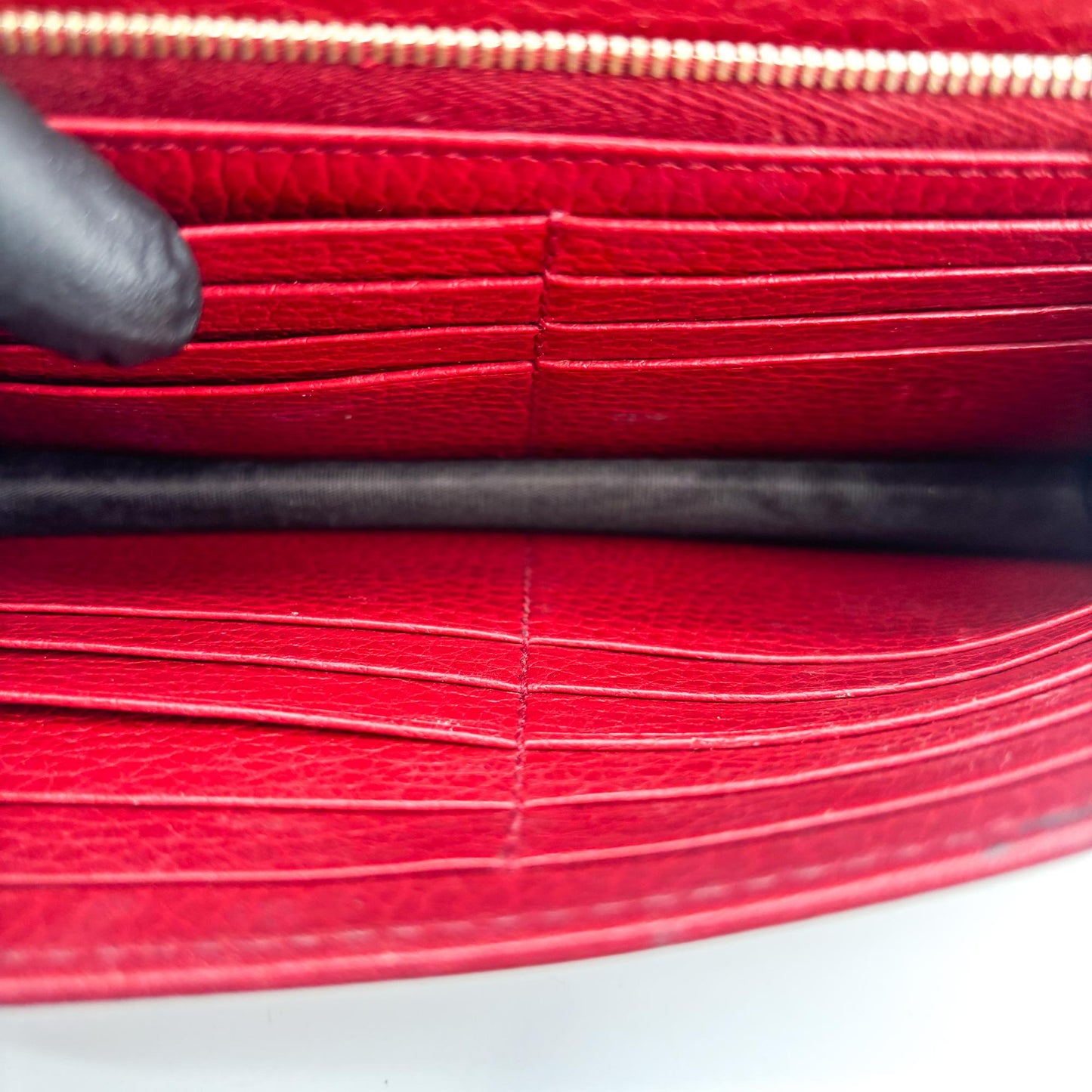 Gucci Interlocking G Leather Chain Shoulder Bag Red Gold Hardware