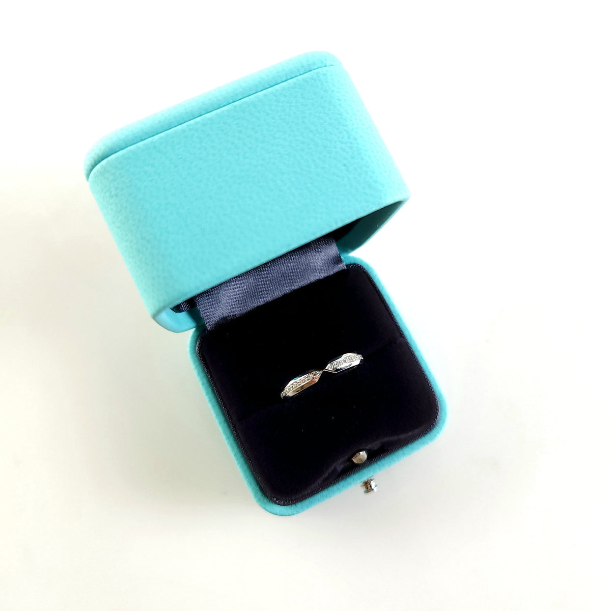 5.5 & Co. Platinum Nesting Narrow Diamond Ring