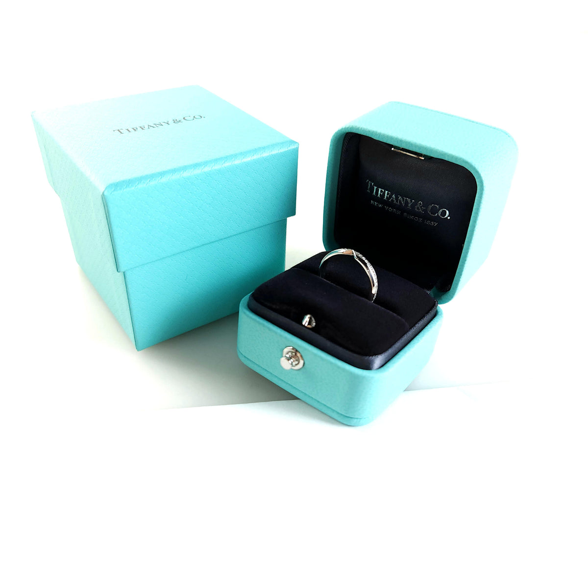 5.5 & Co. Platinum Nesting Narrow Diamond Ring