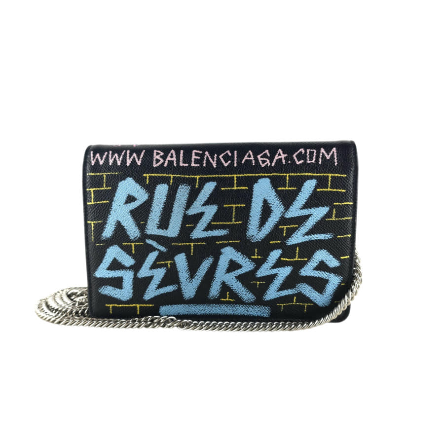 BB Graffiti Chain Wallet Crossbody Bag 561507