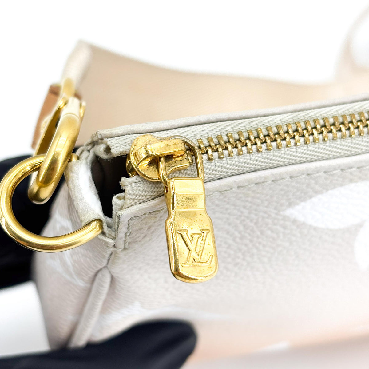 Louis Vuitton By the Full Multi Pochette Accessoires Rose Claire