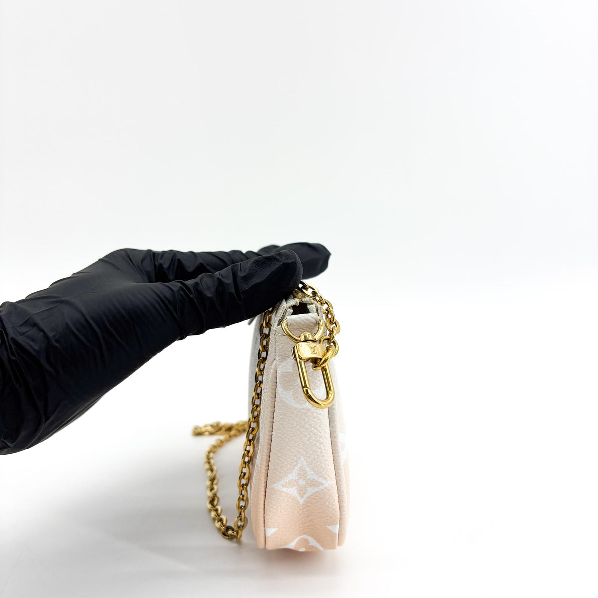 Louis Vuitton By the Full Multi Pochette Accessoires Rose Claire