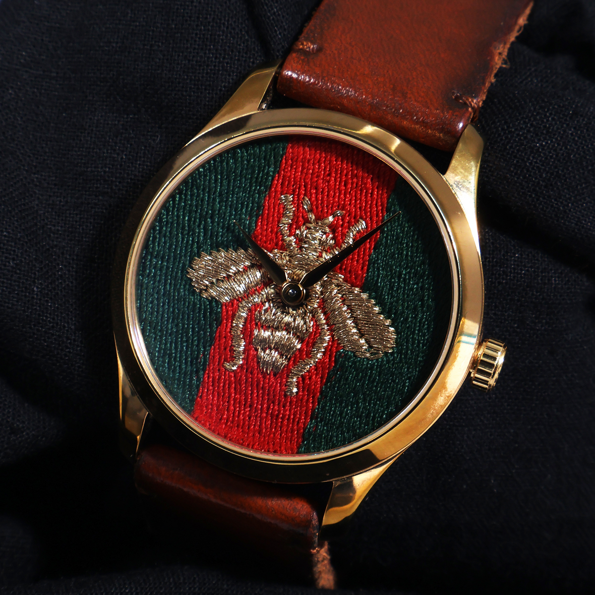 Gucci 126.4 Quartz Leather Band Watch
