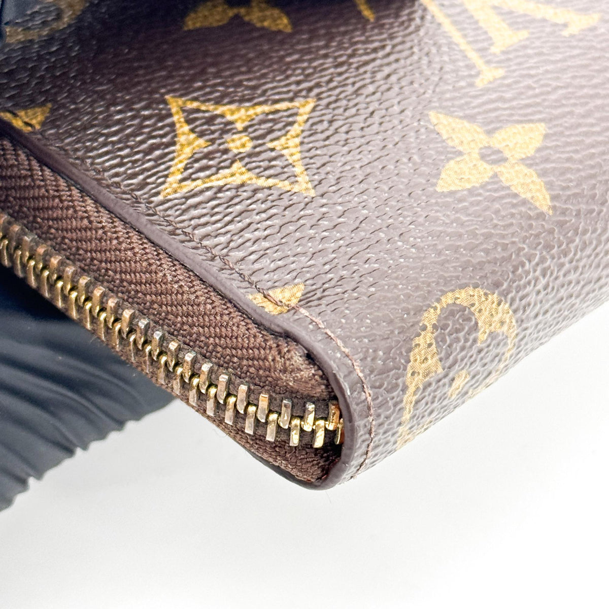 Louis Vuitton Monogram Zippy Wallet Brown