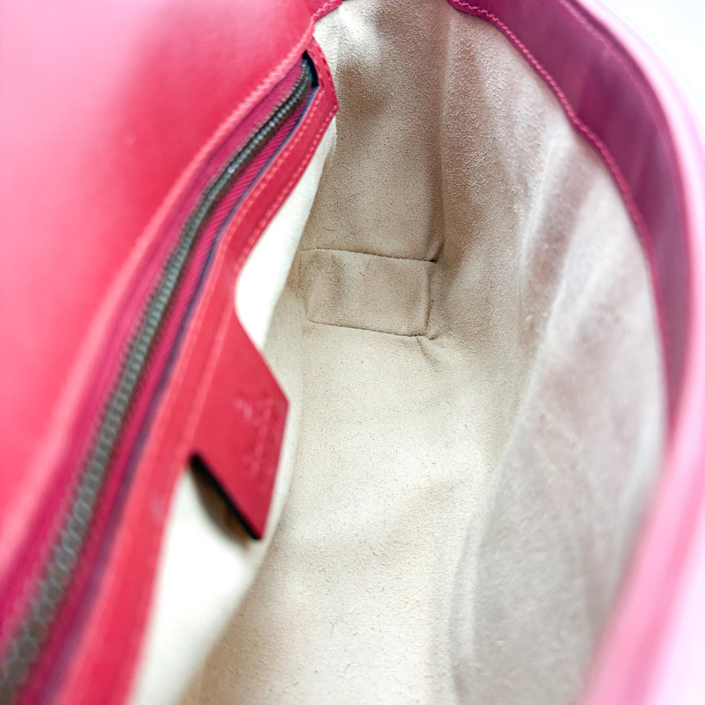 Gucci GG Marmont Small Shoulder Bag Hibiscus Red