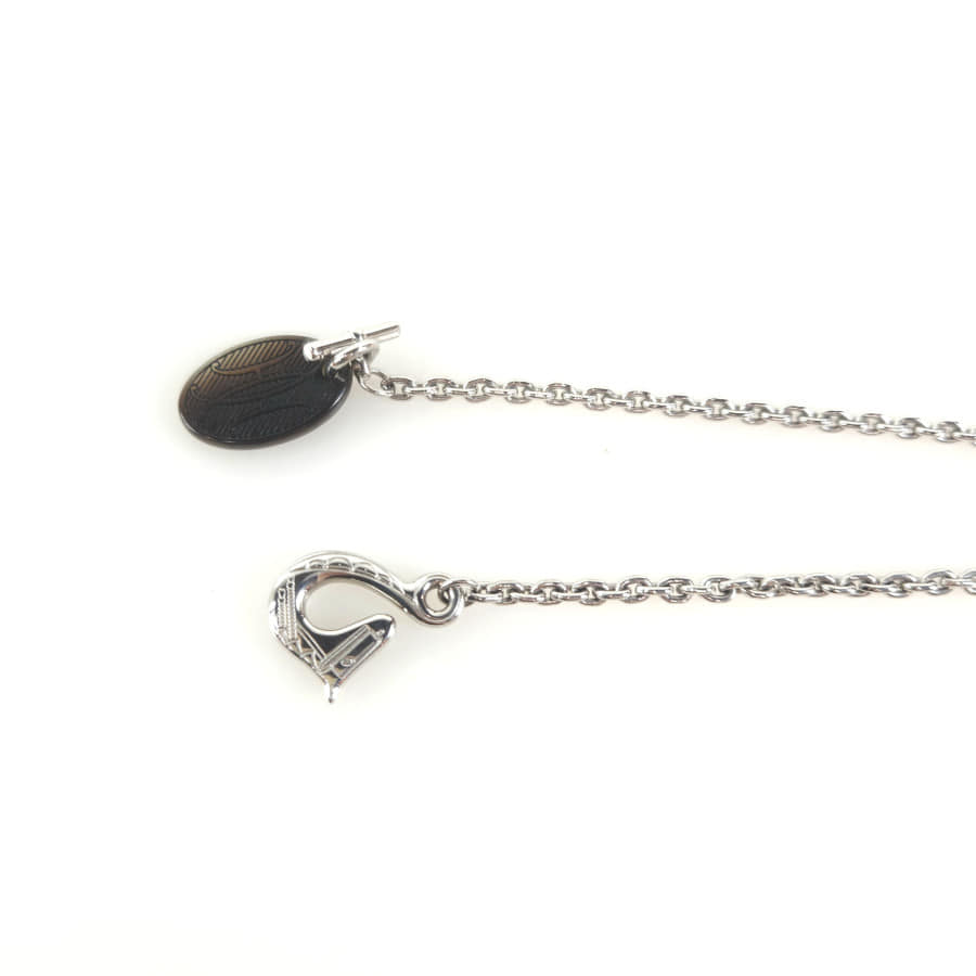 Charm pendant necklace