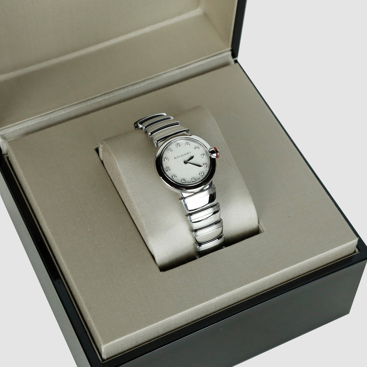 28 Piccola Lucea Mother-of-Pearl Diamond Watch