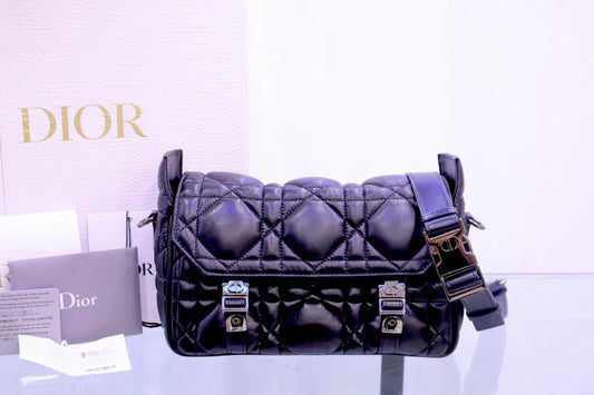 Macro Cannage Camp Bag Small Shoulder Crossbody Bag M1243BMIG_M900_TU