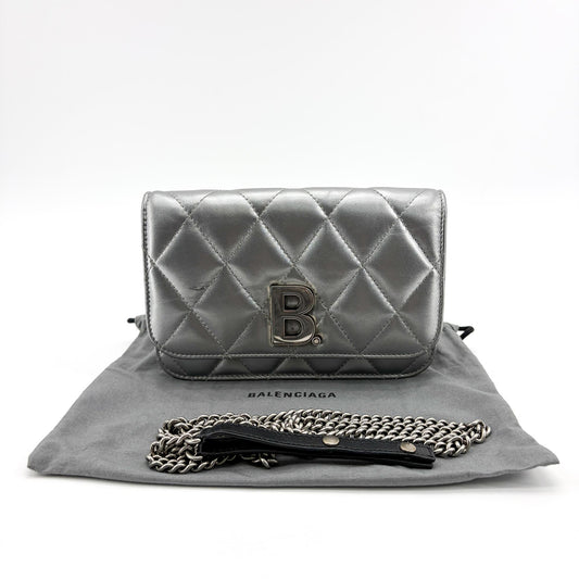 Sac porté épaule Balenciaga B. matelassé à chaîne métallisée argentée