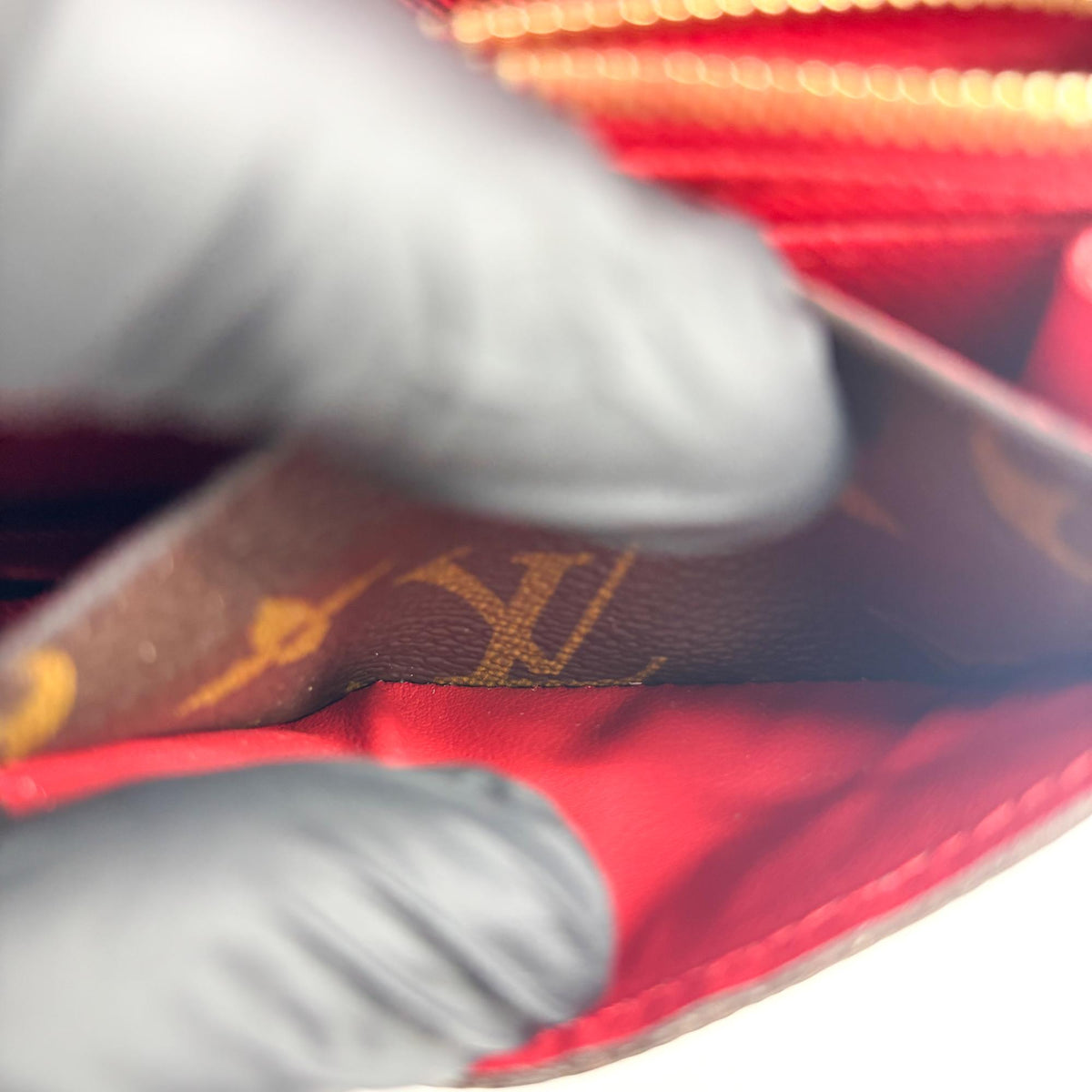 Louis Vuitton Monogram Sarah Wallet