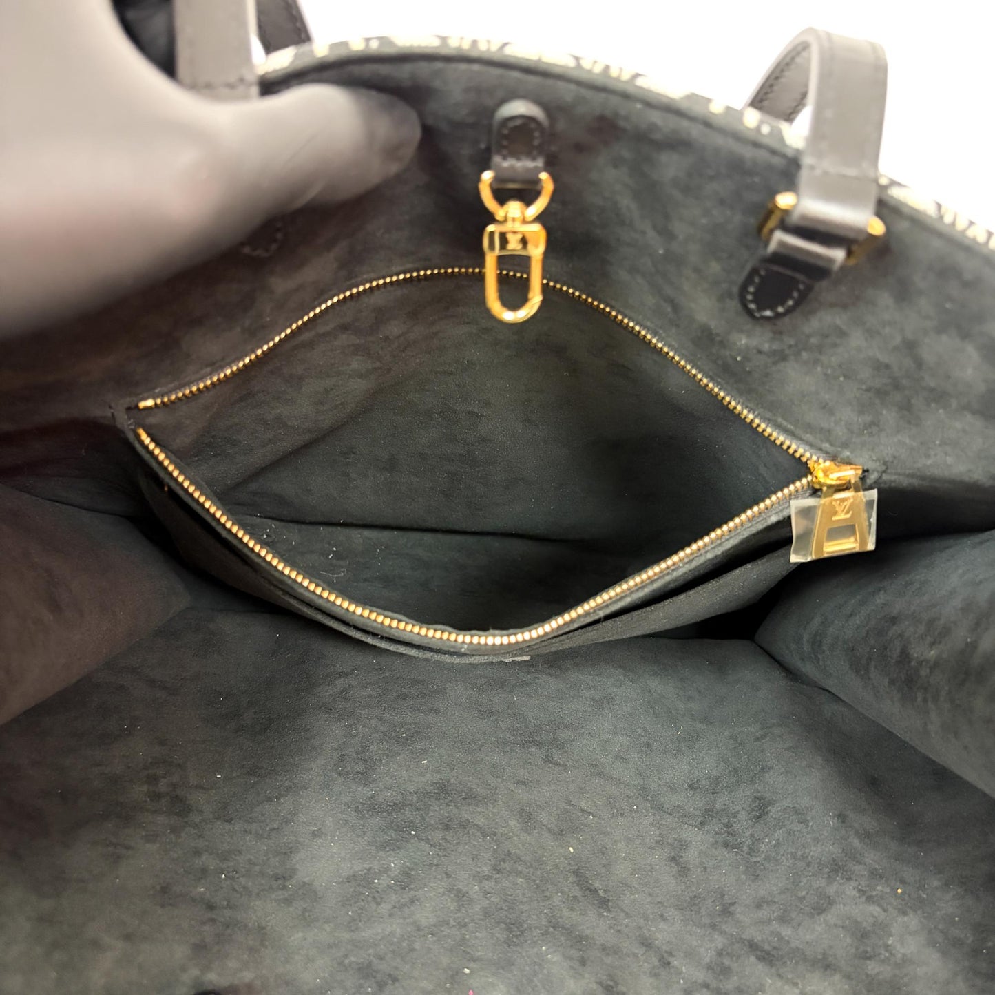 Louis Vuitton On the Go GM 1854 Black