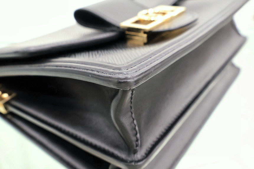 Dauphine Epi MM Black Shoulder Bag M56141