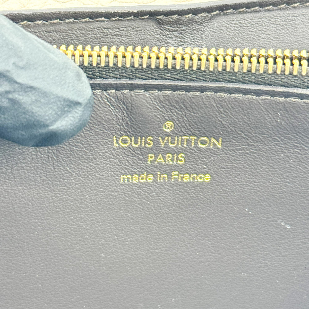 Louis Vuitton Capucines long wallet