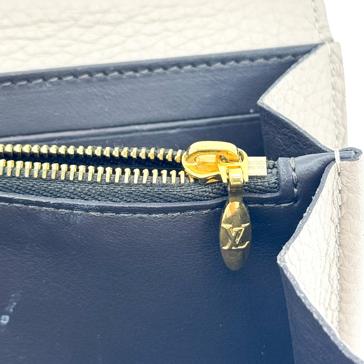 Louis Vuitton Capucines long wallet
