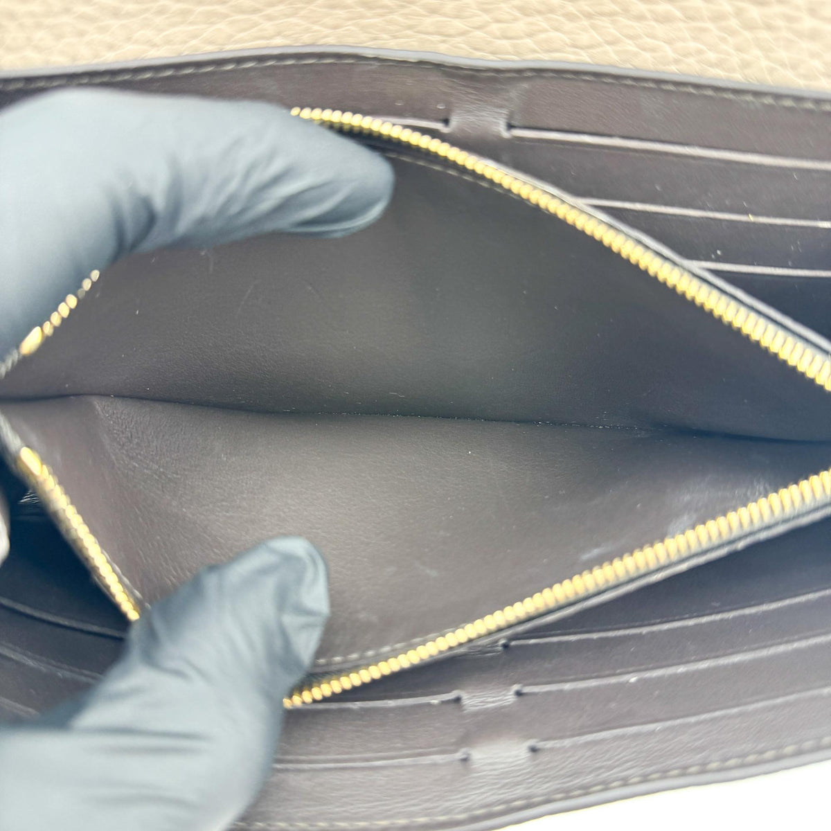 Louis Vuitton Capucines long wallet