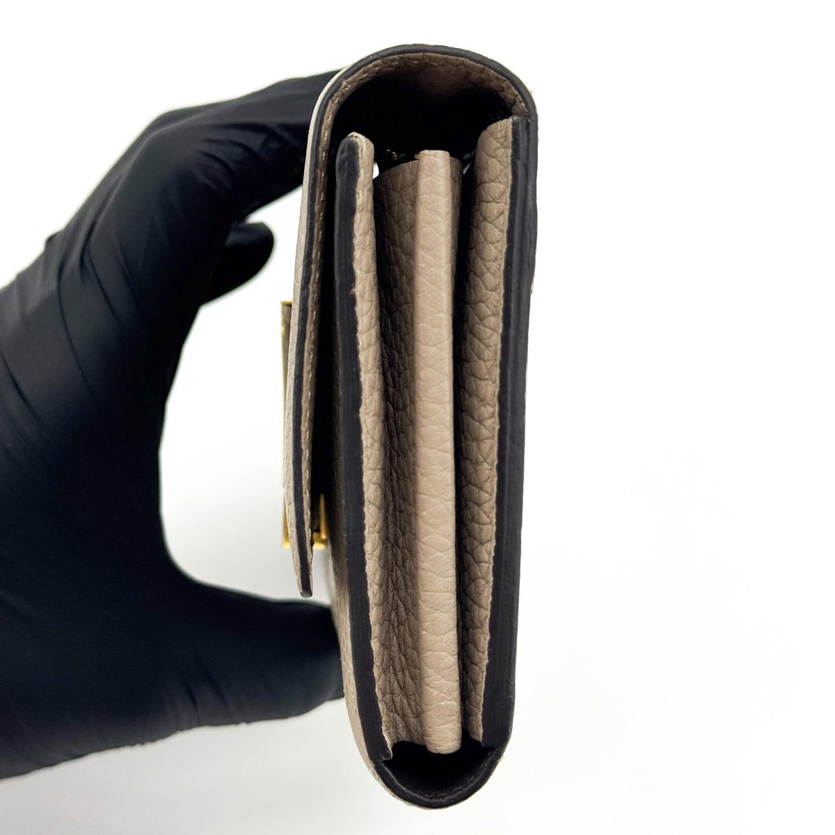 Louis Vuitton Capucines long wallet