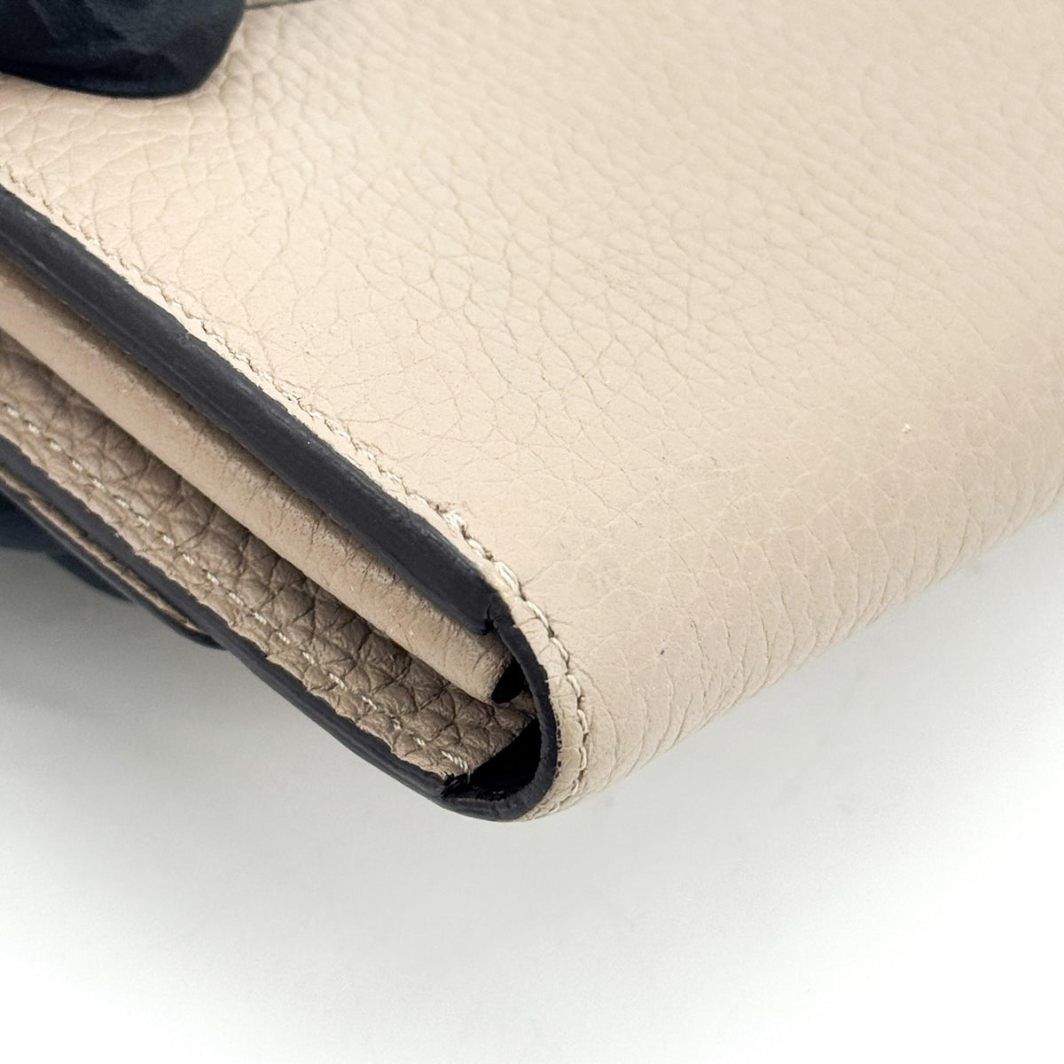 Louis Vuitton Capucines long wallet
