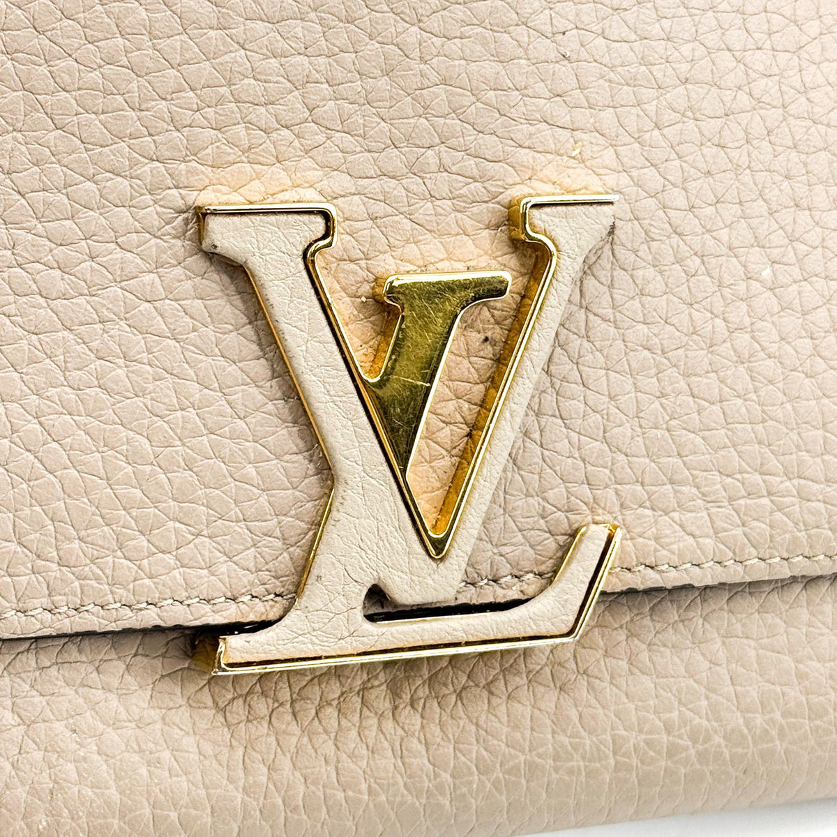 Louis Vuitton Capucines long wallet