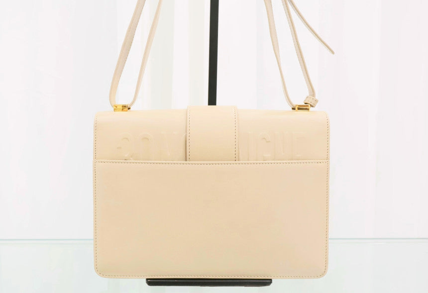 Montaigne 30 Calfskin Flap Shoulder Bag Beige M9203UMOA M925