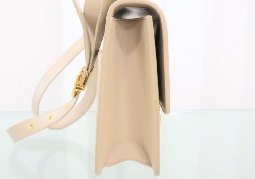 Montaigne 30 Calfskin Flap Shoulder Bag Beige M9203UMOA M925