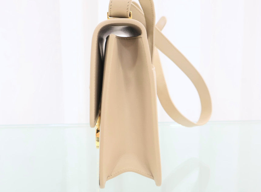 Montaigne 30 Calfskin Flap Shoulder Bag Beige M9203UMOA M925