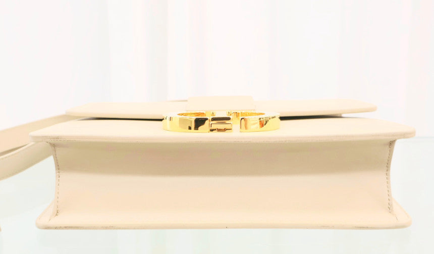 Montaigne 30 Calfskin Flap Shoulder Bag Beige M9203UMOA M925