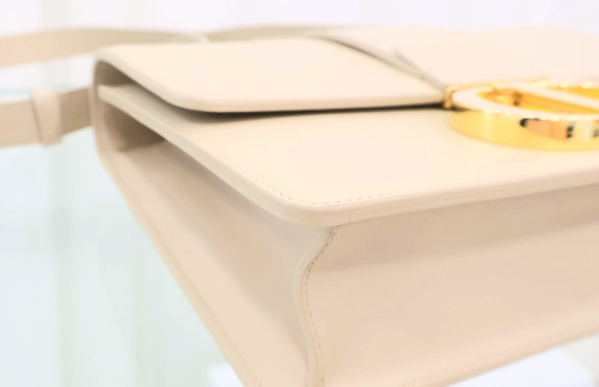 Montaigne 30 Calfskin Flap Shoulder Bag Beige M9203UMOA M925