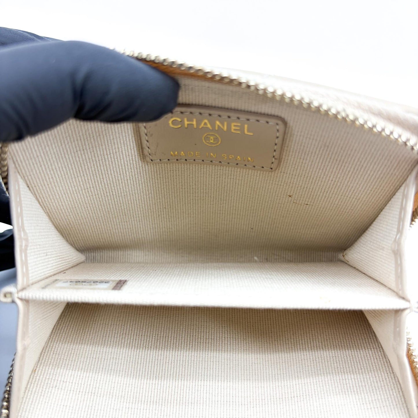 Chanel 19 Zipper Card Holder Lambskin Beige Gold Hardware