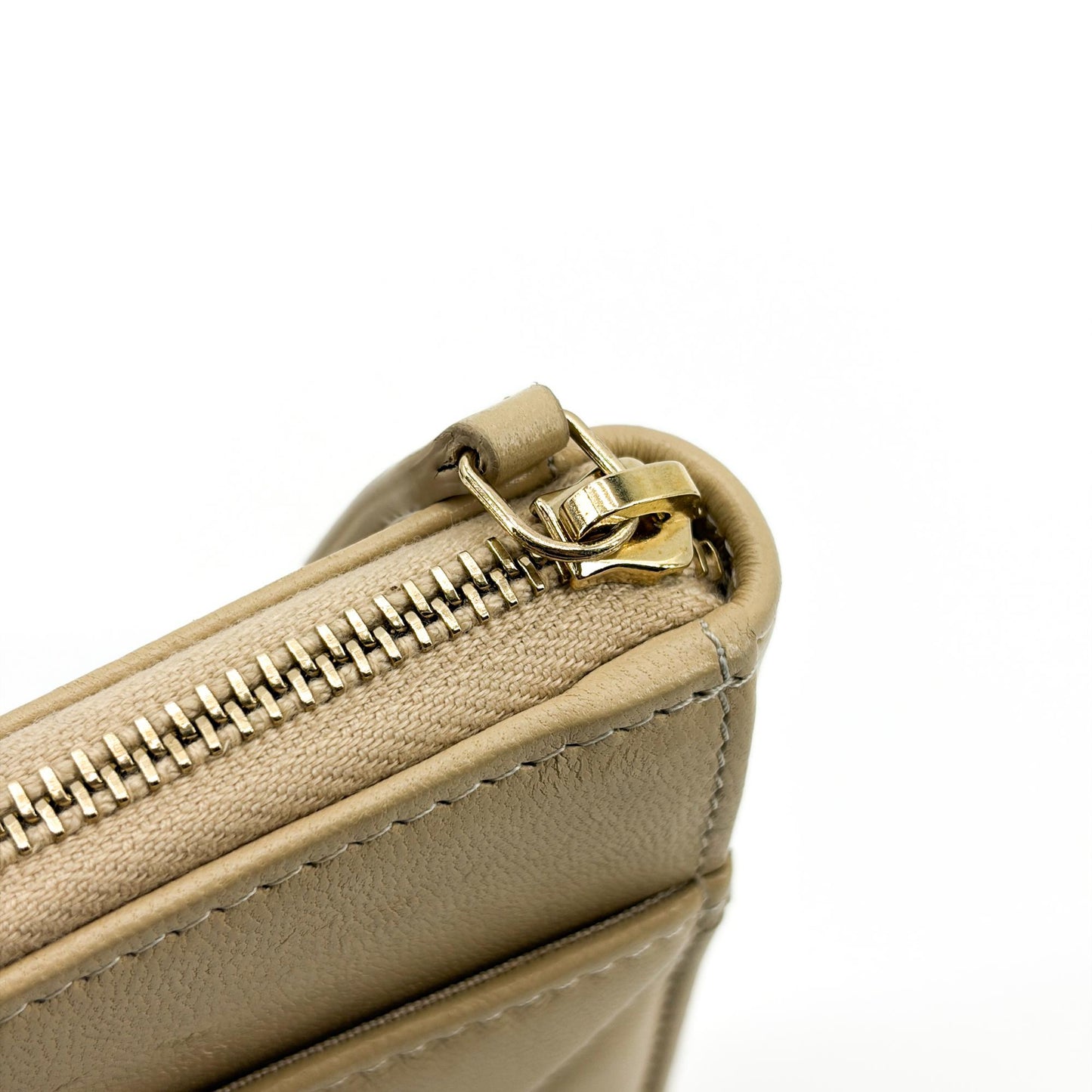 Chanel 19 Zipper Card Holder Lambskin Beige Gold Hardware