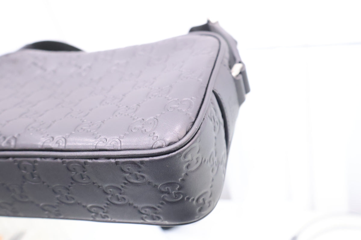 GG Emblem Small Black Crossbody Bag 850242