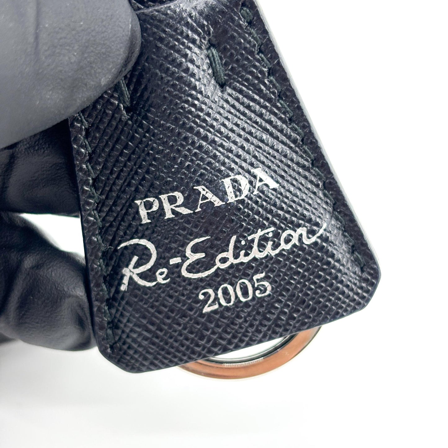 Prada Sac Mini en Nylon Noir Réédition 2000
