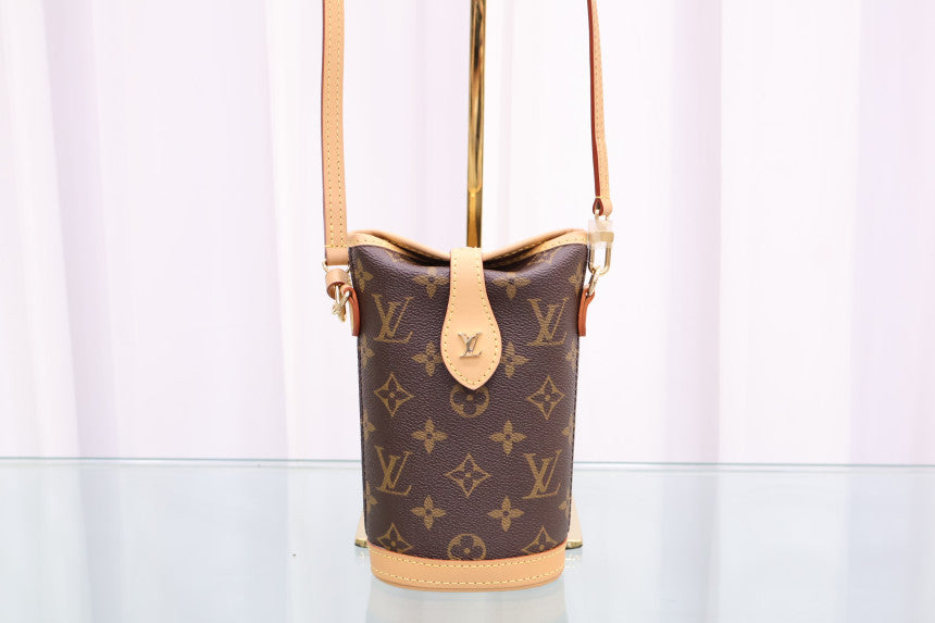 Fold Me Pouch Crossbody Bag M80874