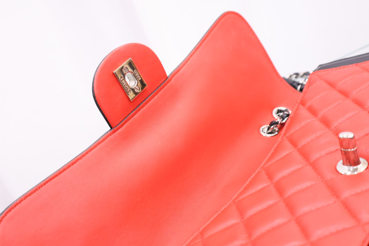 Season Limited Edition Graphic Flap Chain Shoulder Bag