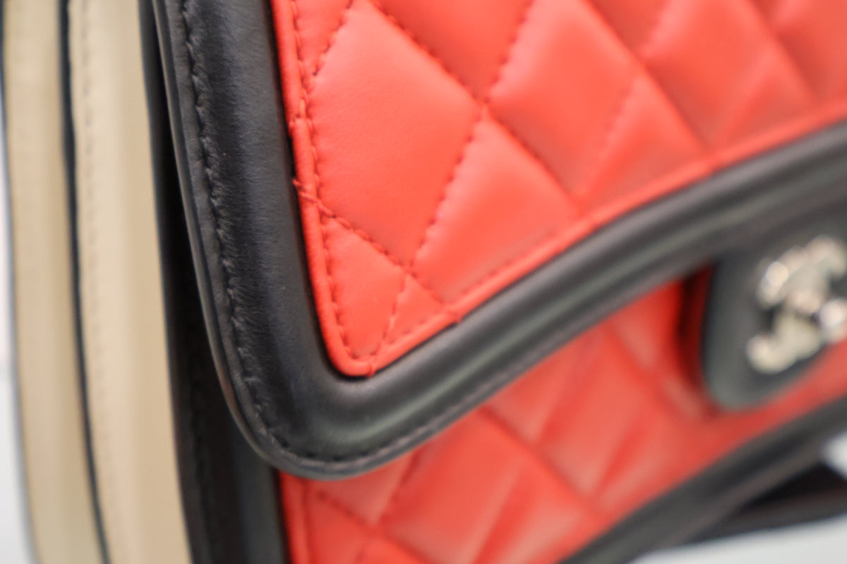 Season Limited Edition Graphic Flap Chain Shoulder Bag