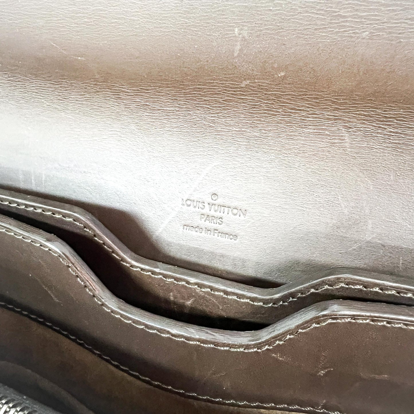 Louis Vuitton Taiga Robuste 1 Compartment Briefcase Grizzly