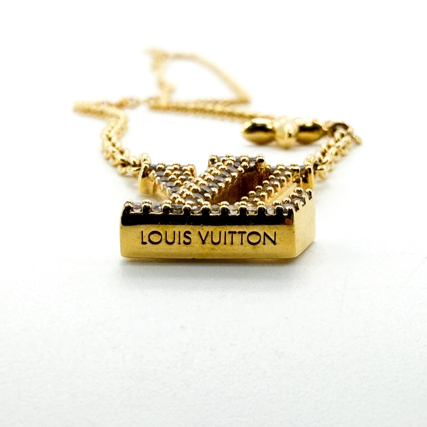 Louis Vuitton Idylle Blossom LV Pendant Yellow Gold Diamond Necklace