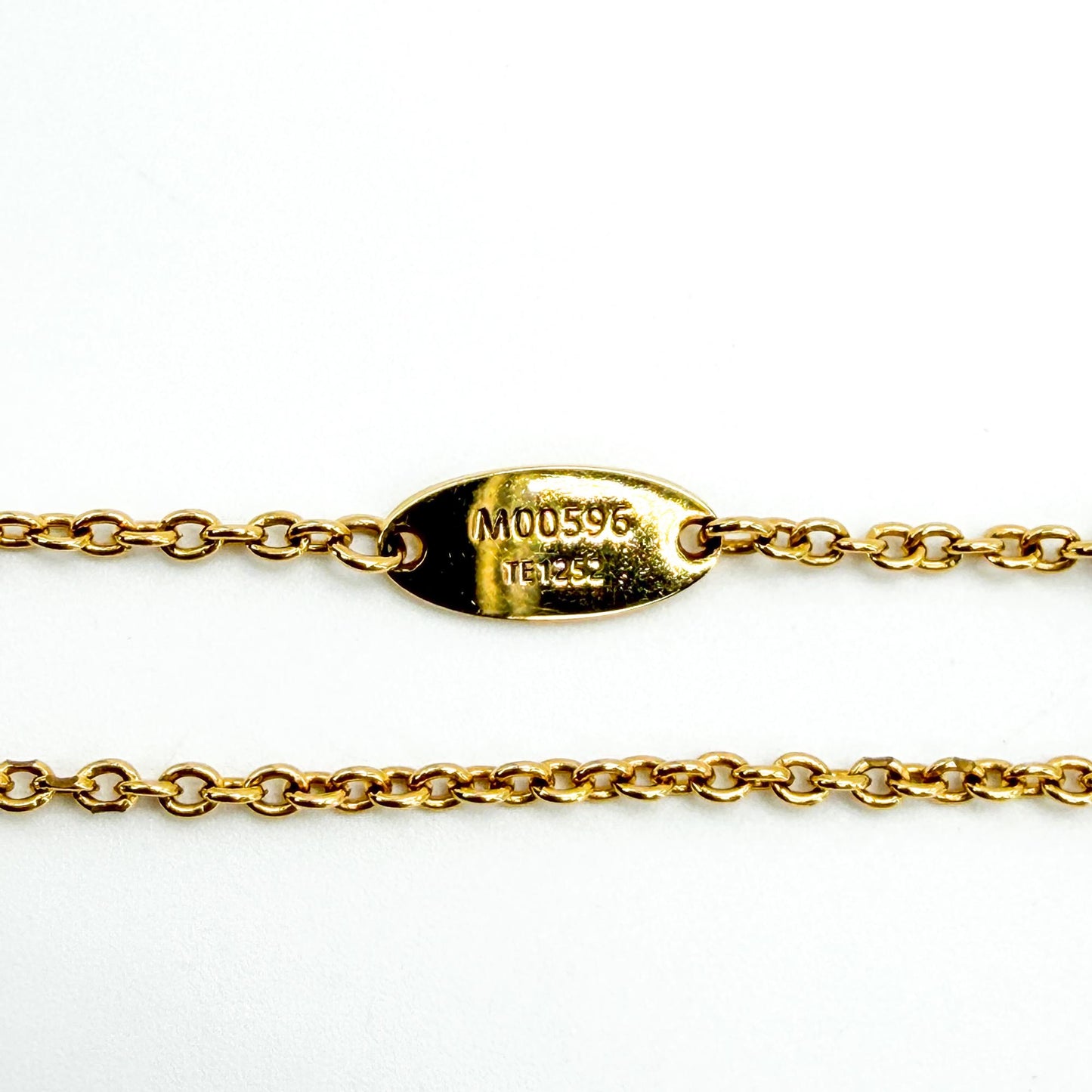 Louis Vuitton Idylle Blossom LV Pendant Yellow Gold Diamond Necklace